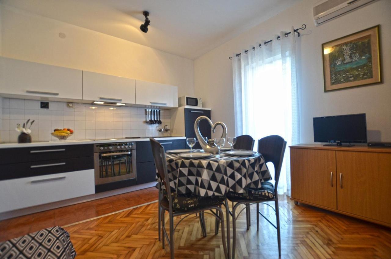 Galant Apartments Rovinj Exterior photo